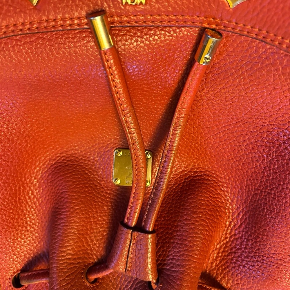MCM 2 Way Motif Leather Drawstring Bucket Bag with Dusty. Excellent Condition - Picture 13 of 13
